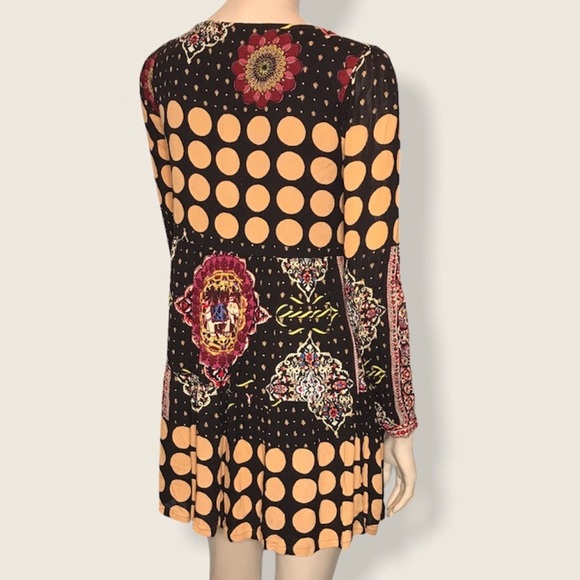 MinkPink Small Oversize Long Sleeve Boho Dress - Picture 4 of 7